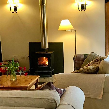 The Billiard Room - Cosy Country Retreat Abergavenny Exterior foto
